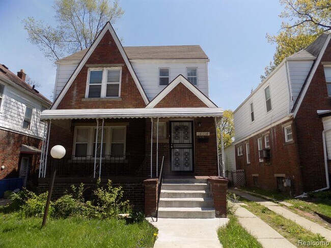 Primary Photo - 16558 Cheyenne St