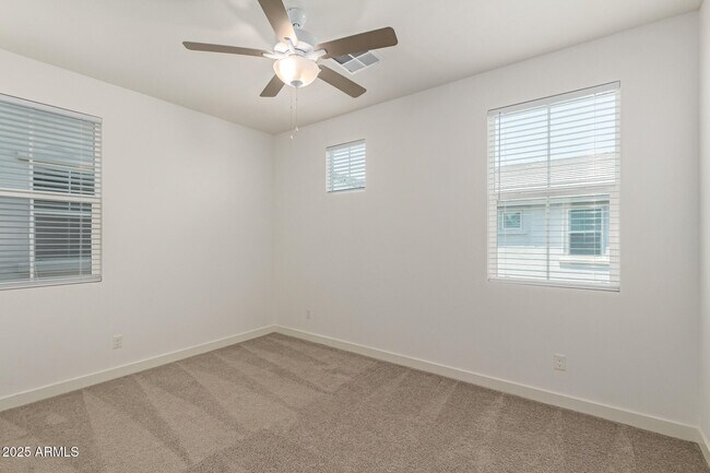 Building Photo - 5552 S Dillon