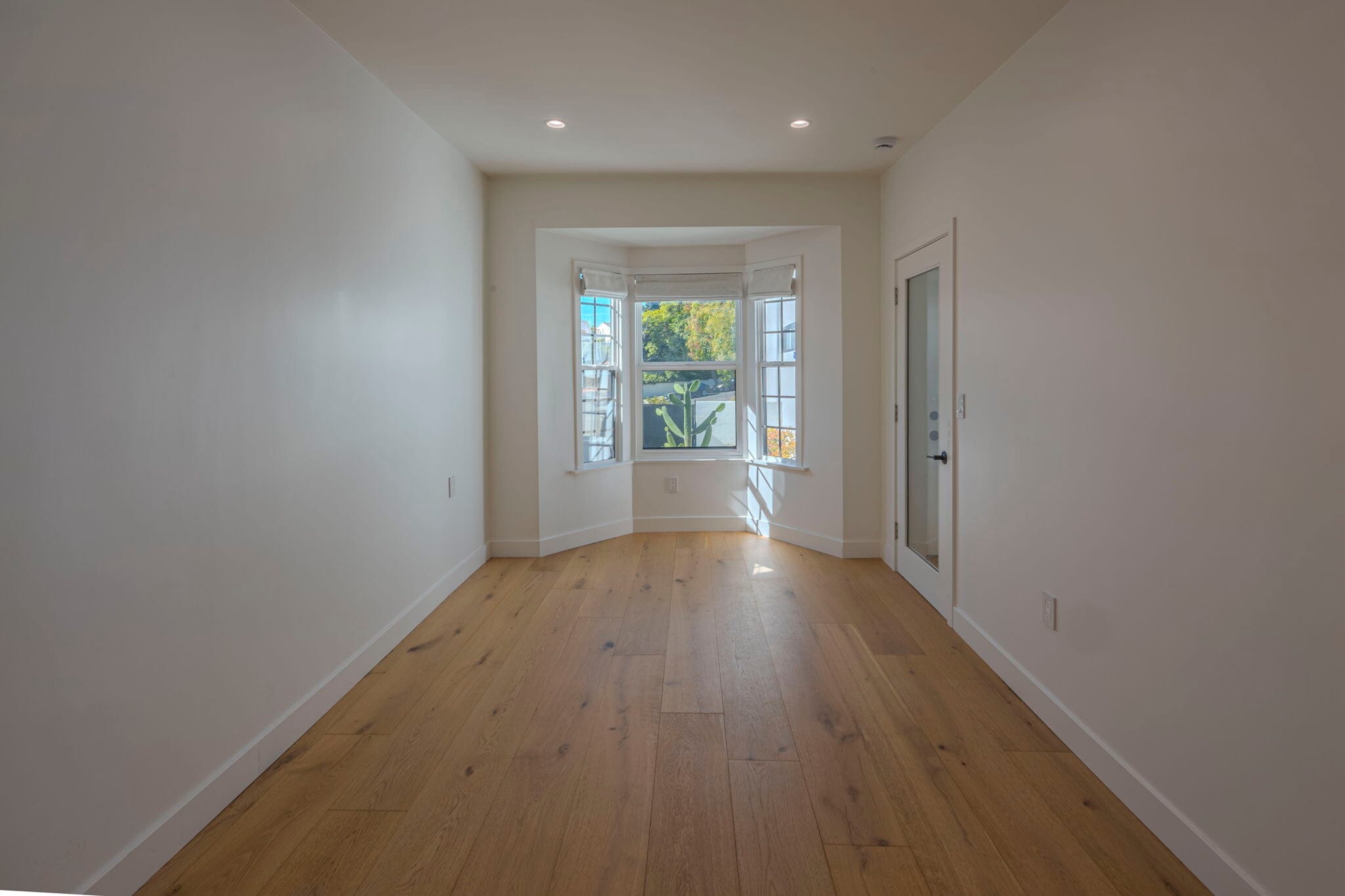 Building Photo - 1974 Comstock Ave