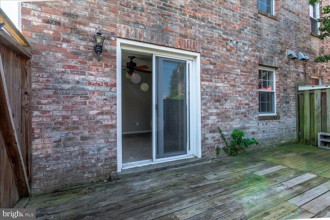 Building Photo - 9860 Hagel Cir