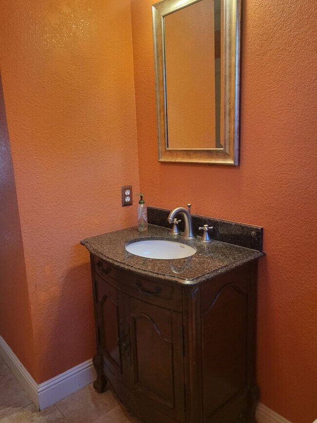 Building Photo - 3168 Orchard View Dr