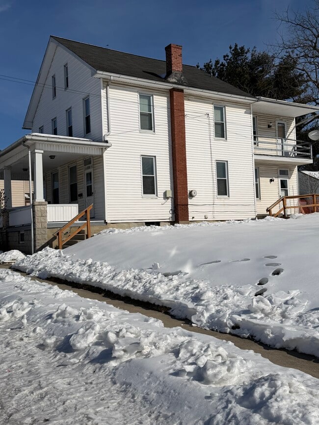 Building Photo - 230 Adelia St