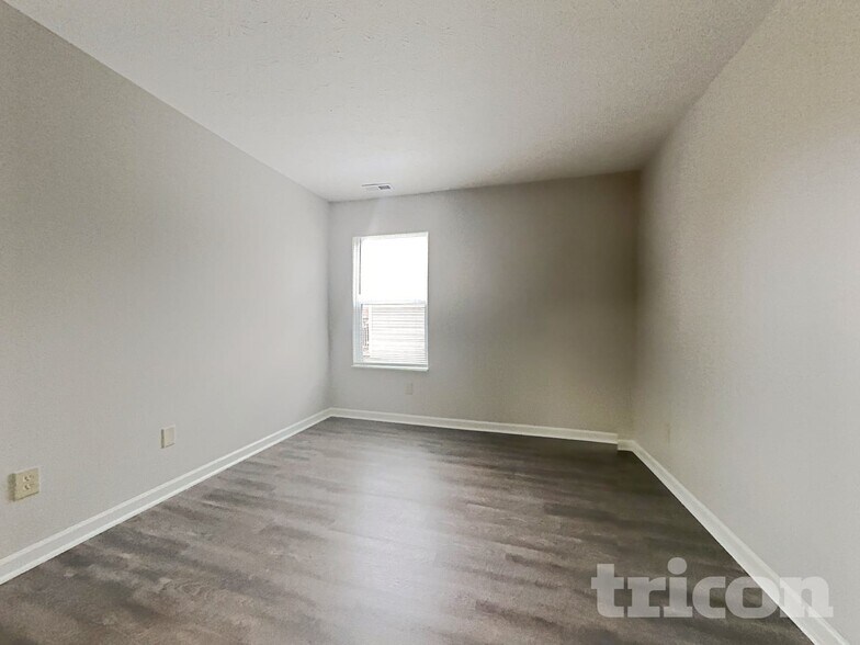 Building Photo - 2291 Hampton Dr