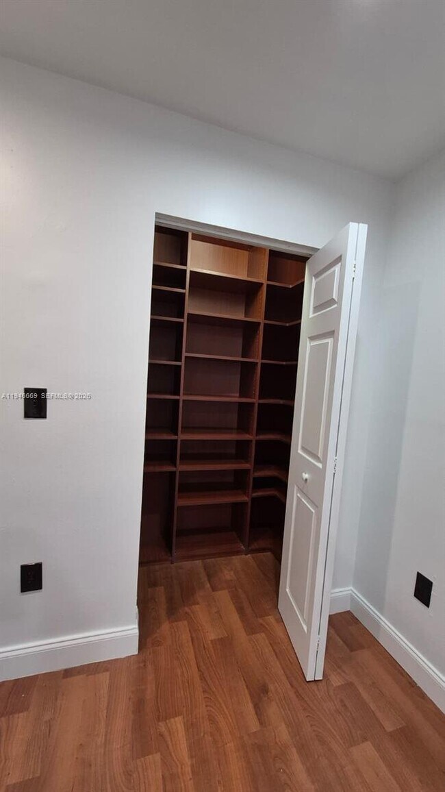 Building Photo - 8531 SW 109th Ave