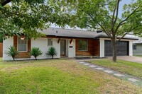 Building Photo - 8700 Colonial Dr