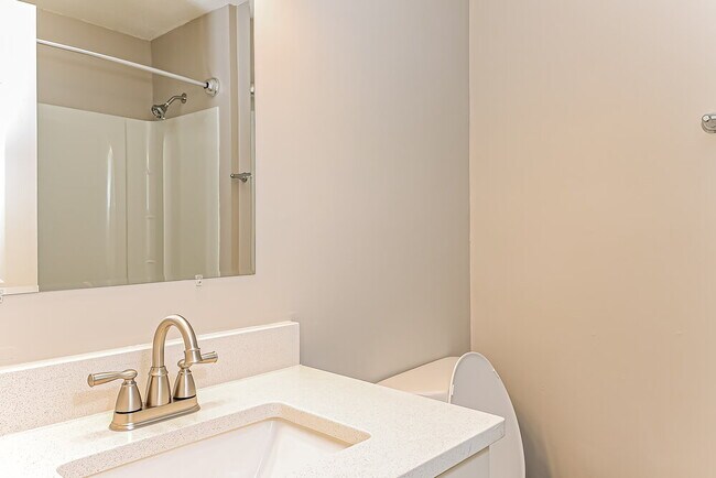 Building Photo - 2332 Quartz Ct