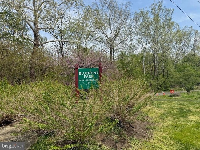 Building Photo - 5736 8th Rd N