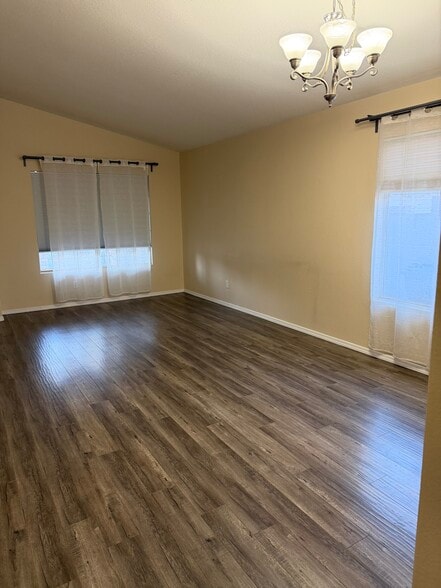 Building Photo - 2443 Avenida Flores