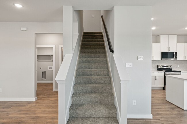 Building Photo - AVAILABLE NOW! 3 BEDROOM TRIPLEX  LOCATED ON 1-ACRE LOT IN MIDLOTHIAN, TX!