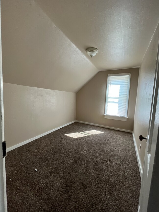 Building Photo - 712 Terrace Ave