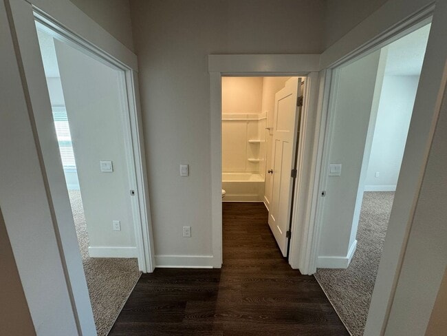 Building Photo - Gulf Breeze - Roman Oaks - 4 Bedroom, 3 Ba...