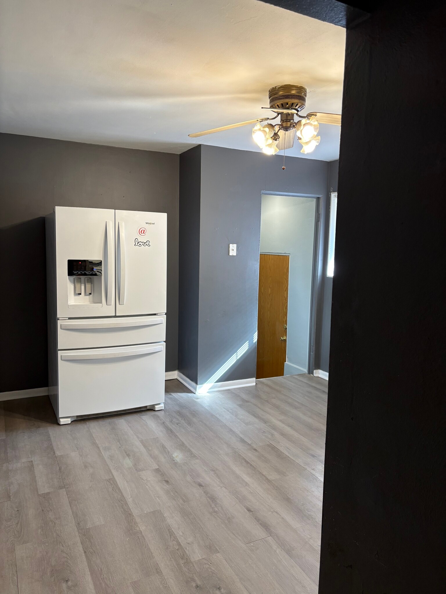 Kitchen - 1728 Roosevelt St