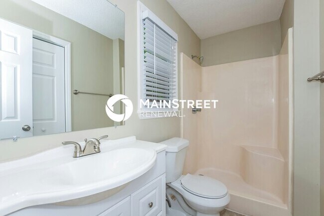 Building Photo - 3 Bedroom Pet-Friendly Home in Charlotte, NC with Main Street Renewal