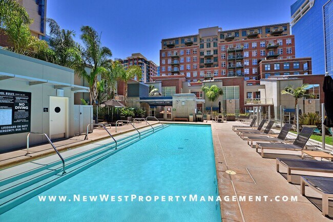 Building Photo - Stunning Fully Furnished East Village 2 Be...