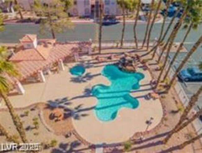 Building Photo - 7570 W Flamingo Rd
