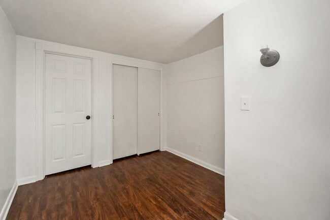 Building Photo - Affordable 3BR Home with Private Yard – Walk to Downtown!