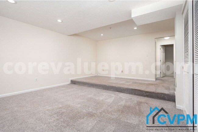 Building Photo - 255 Seneca Terrace