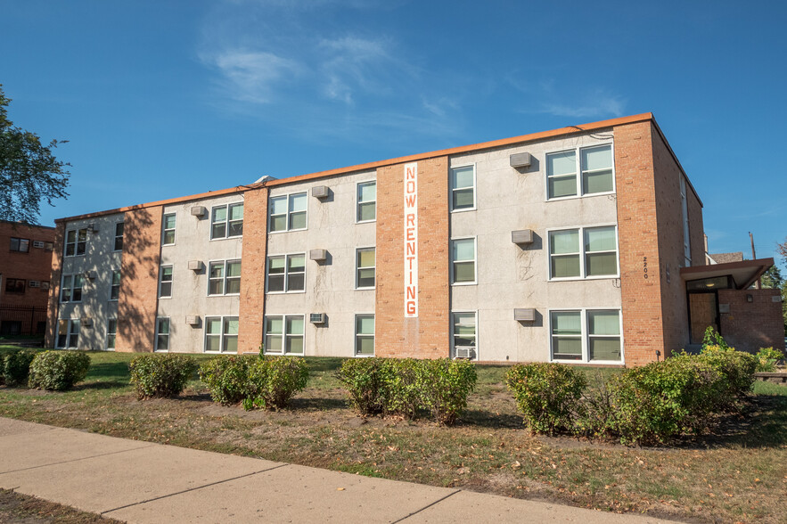 Primary Photo - Pillsbury Apartments | 2200