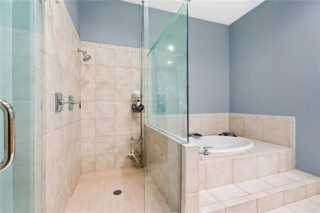 Building Photo - 515 5th Ave NE