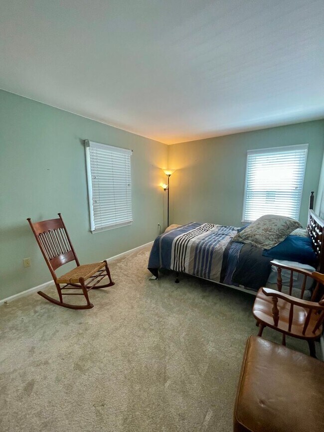 Building Photo - Adorable Home in Raeburn! 3Br/2BA