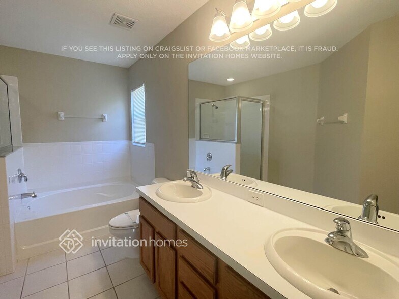 Building Photo - 12840 Kings Lake Dr