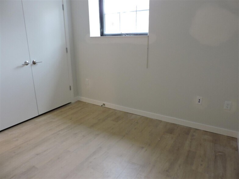 Building Photo - 13 Soden St