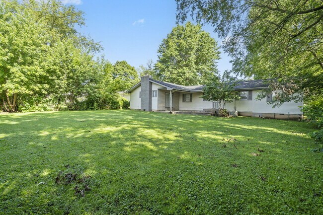 Building Photo - 938 E Lindberg St
