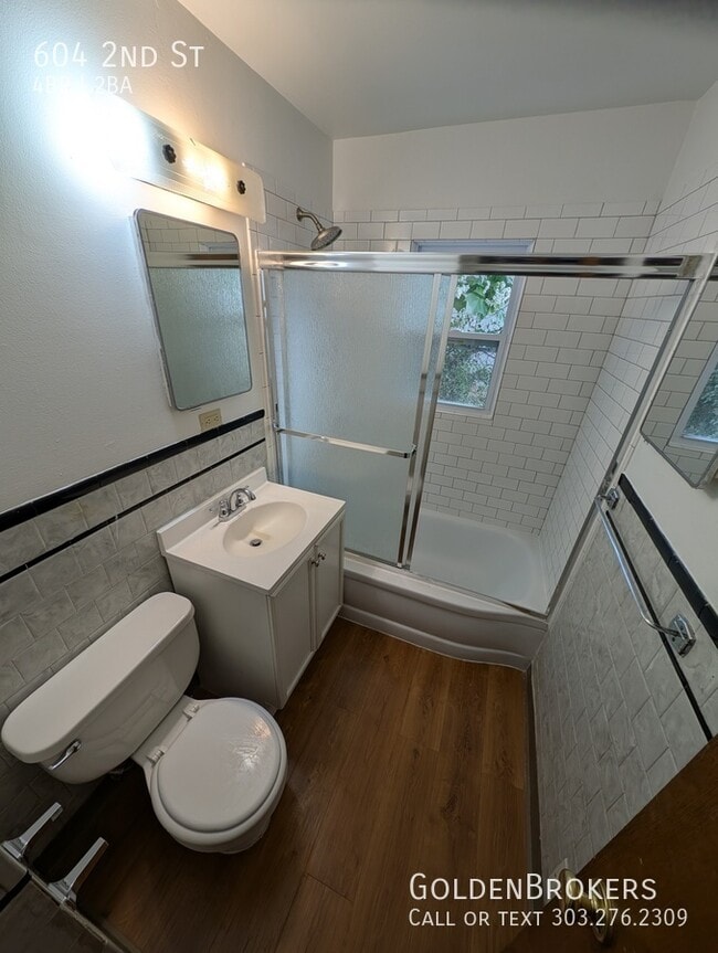 Building Photo - 604 2nd St