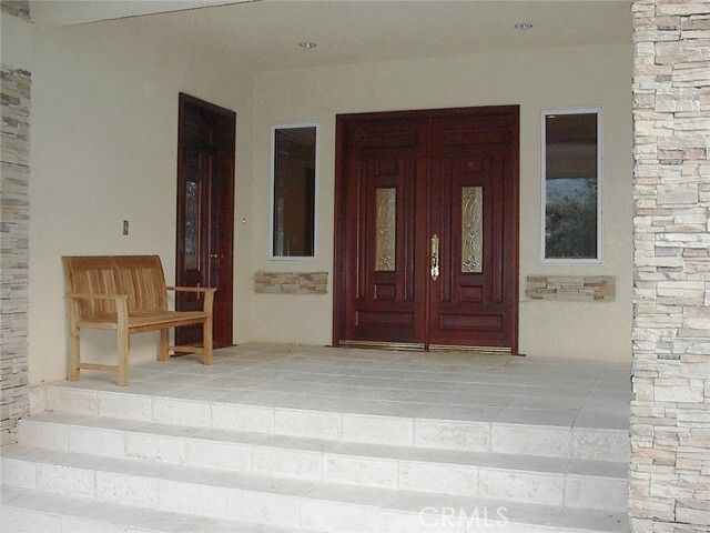 Building Photo - 2124 Glen Ivy Dr