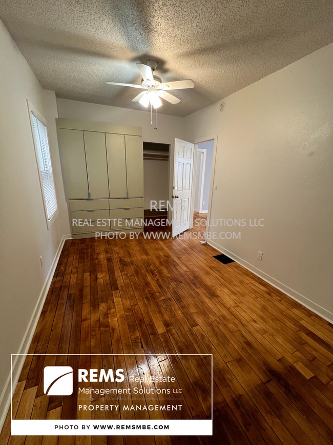 Building Photo - 813 Williamson St