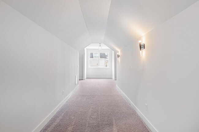 Building Photo - 805 Regimental Dr