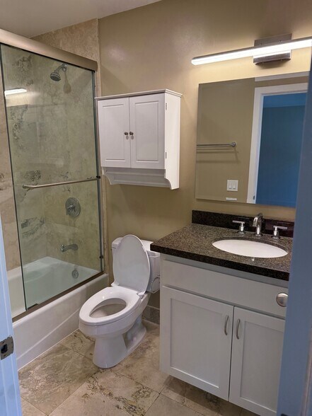 Full Bathroom #2 (one in each bathroom upstairs) - 4955 Del Monte Ave