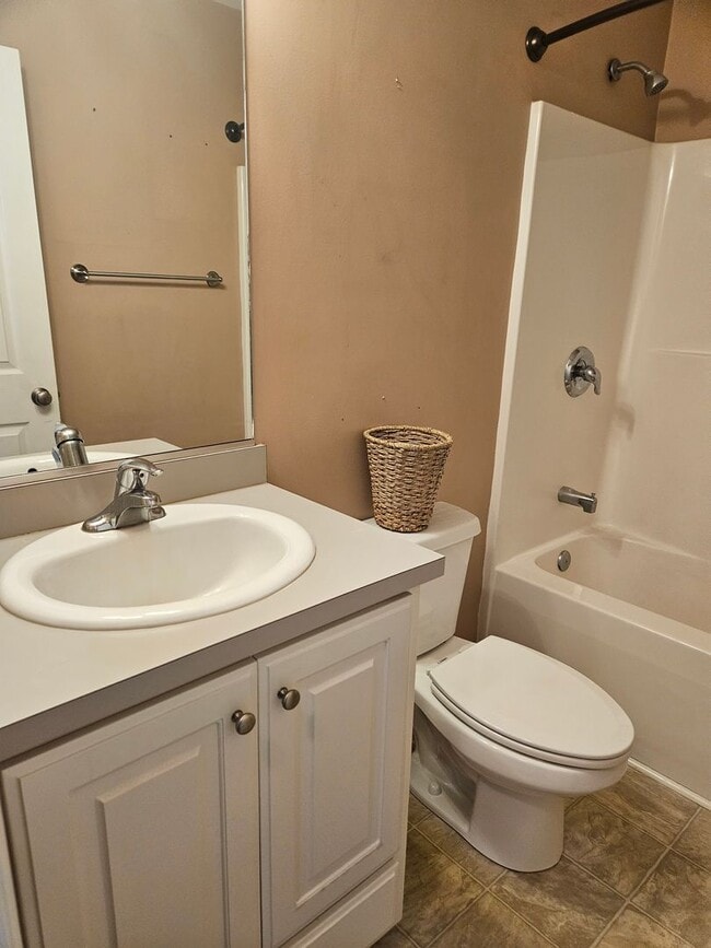 Building Photo - 208 Killdeer Dr