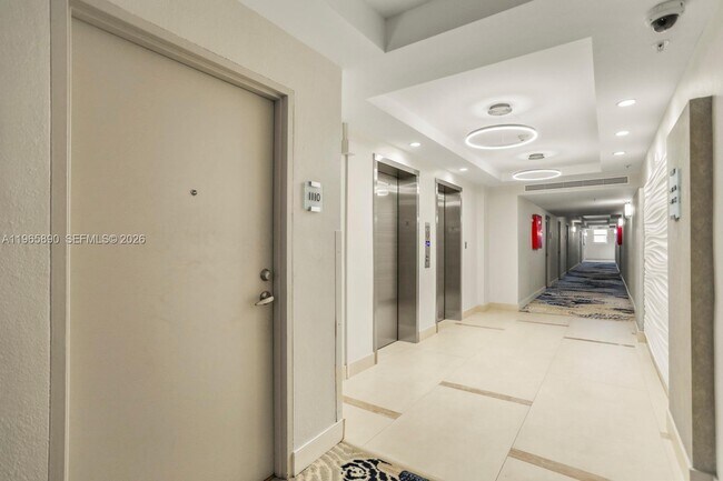 Building Photo - 3000 S Ocean Dr