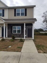 Building Photo - 2 bedroom, 2.5 bath end unit unfurnished townhouse in Sneads Ferry Justice Farm Townhome community