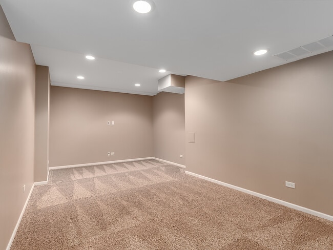 Building Photo - 155 Gillett St