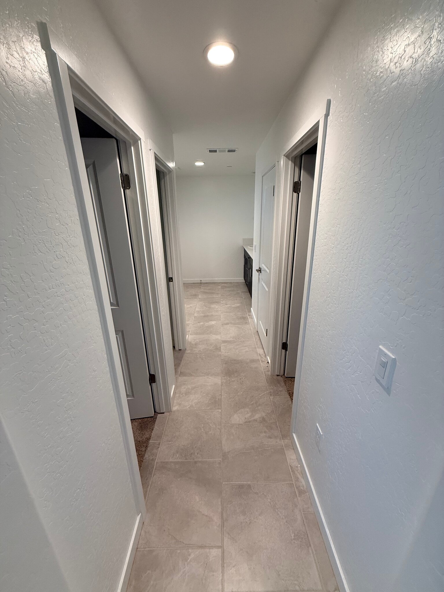 Building Photo - 392 Talus Way S