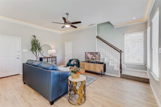 Building Photo - 416 Sonata St