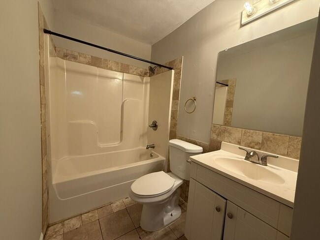 Building Photo - East Nashville / Inglewood 3 Bedroom / 1 B...