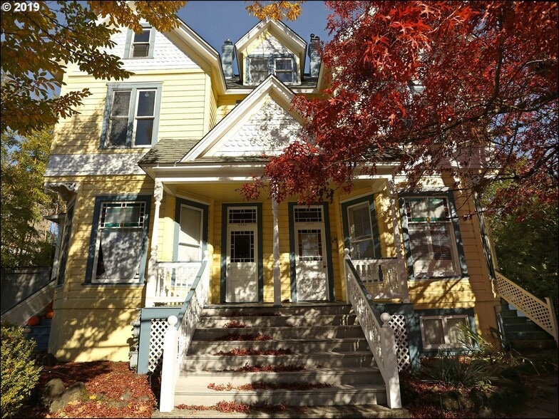 Building Photo - 1033 SE Franklin St