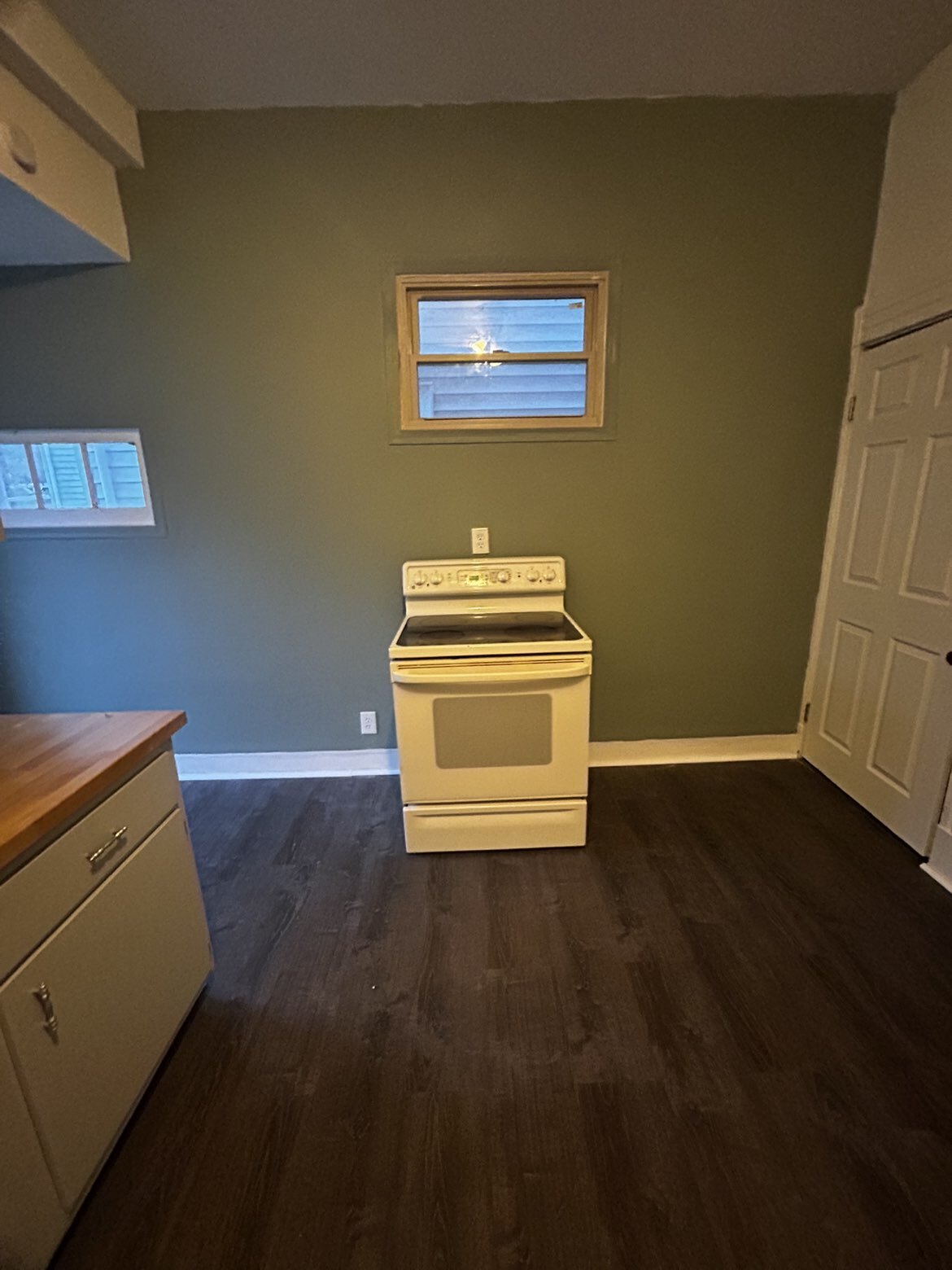 Building Photo - 428 8th Ave