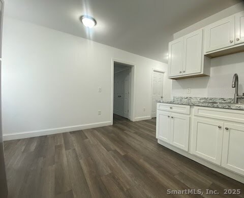 Building Photo - 22 Brewster St