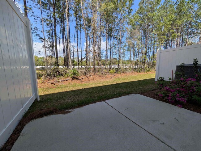 Building Photo - 636 Golden Resin Rd