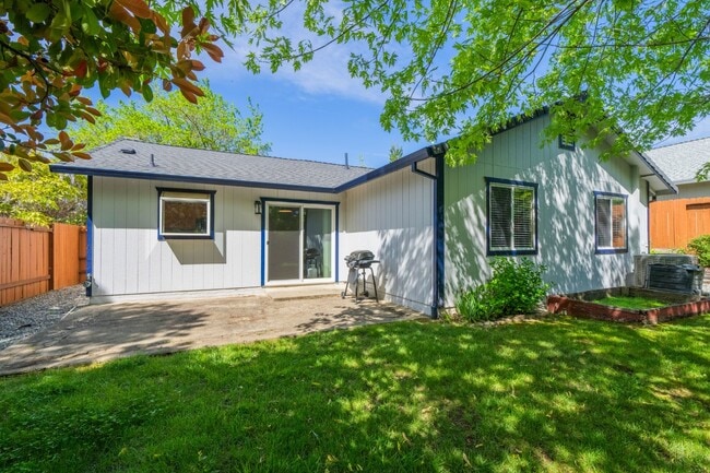 Building Photo - 3/2 Fully Updated with Fenced Yard/Dog Friendly/ Close to Everything central Redding