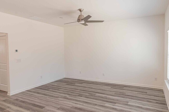 Building Photo - BRAND NEW SINGLE FAMILY HOME IN LOGANVILLE