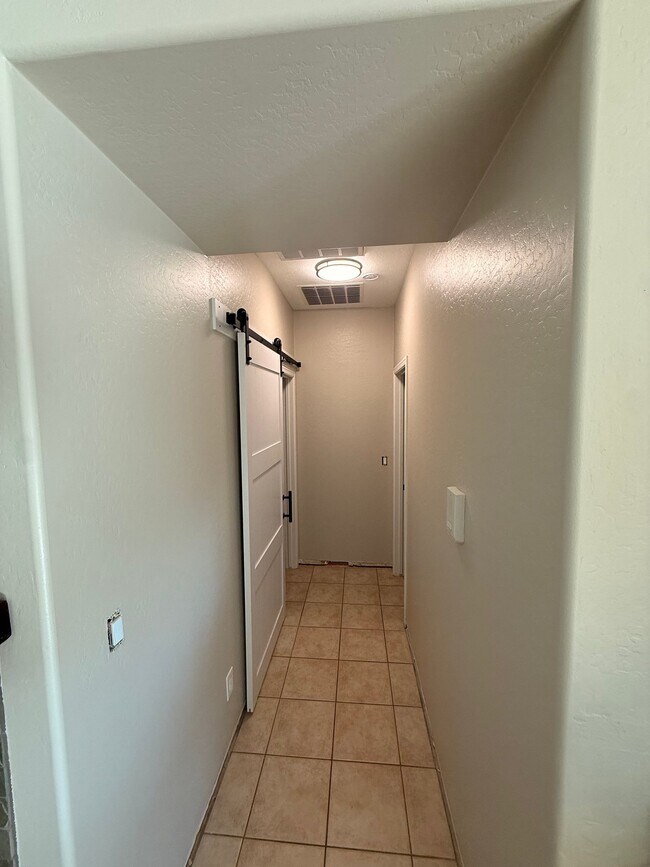Building Photo - 39730 N Bridlewood Way