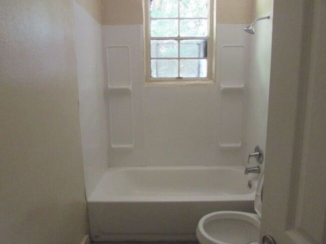 Building Photo - 28 Burgess Ct