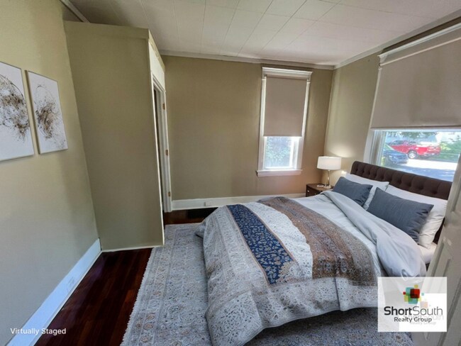 Building Photo - 6 bed 2 bath Single Family Home