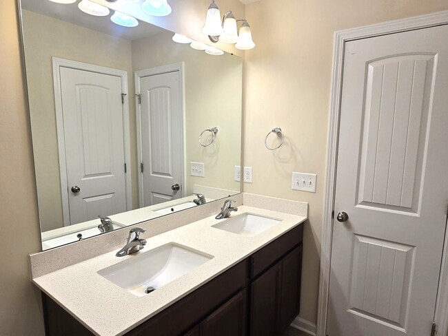 Building Photo - 3859 Copperfield Ct