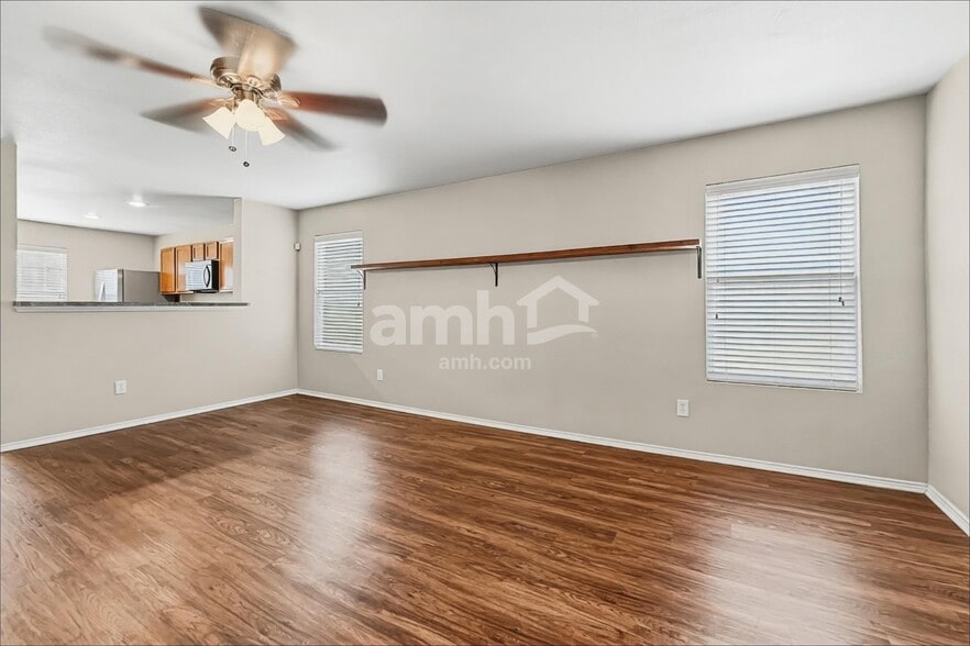 Building Photo - 301 Azalea Dr